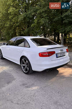 Седан Audi A4 2013 в 