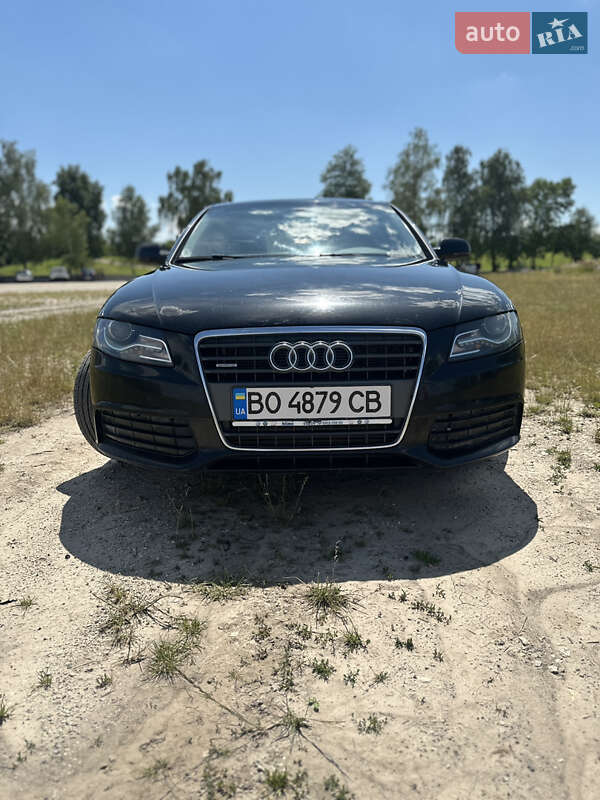 Седан Audi A4 2011 в Кременці