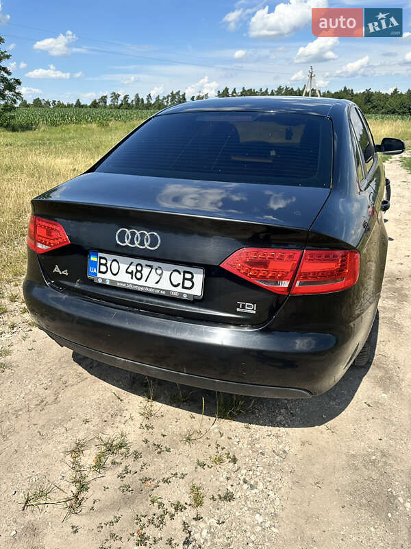 Седан Audi A4 2011 в Кременці