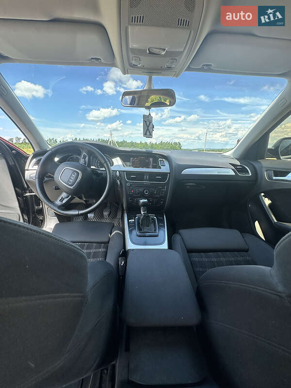 Седан Audi A4 2011 в Кременці