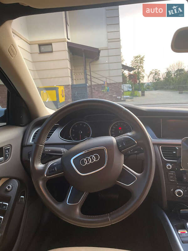 Седан Audi A4 2012 в Киеве