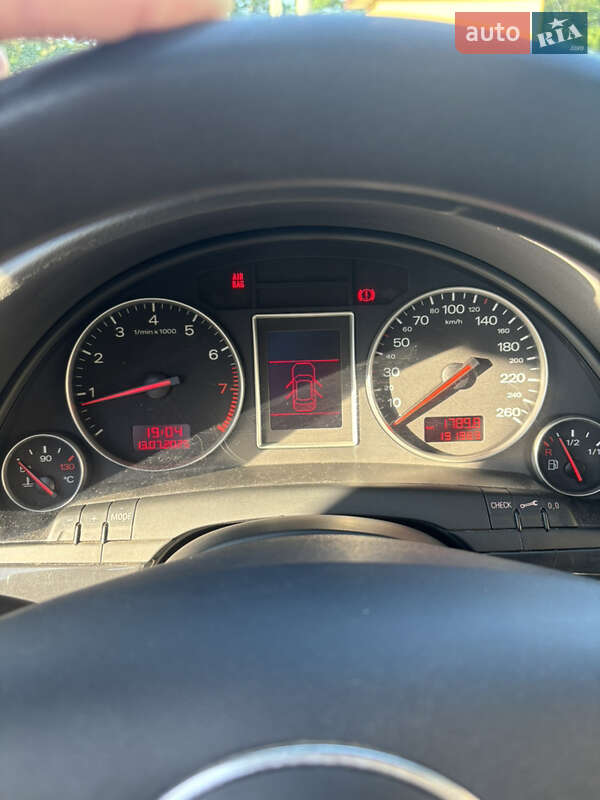 Седан Audi A4 2003 в Ровно