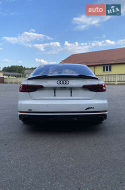 Седан Audi A4 2016 в 