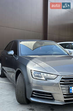 Седан Audi A4 2016 в 
