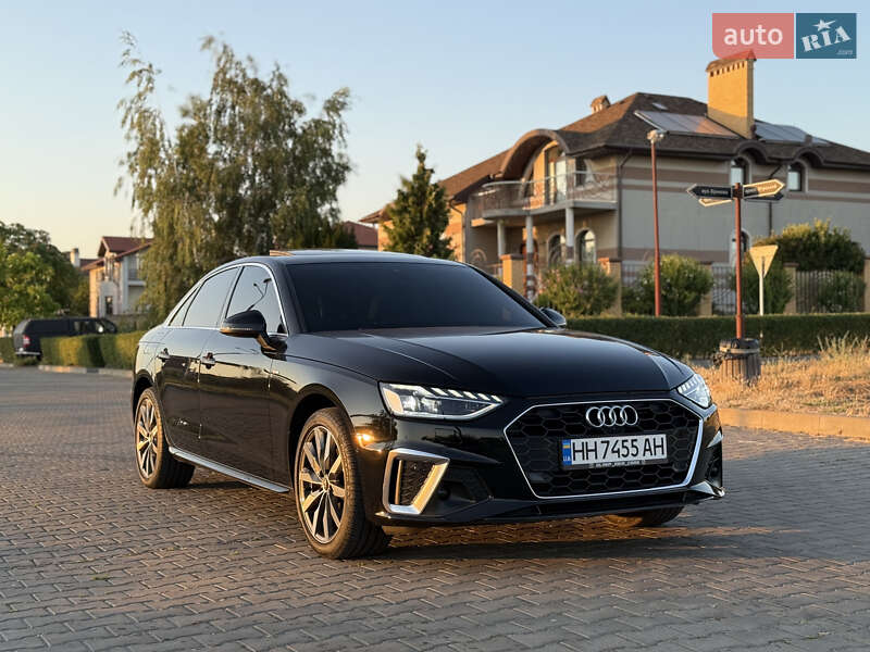 Седан Audi A4 2022 в Одесі