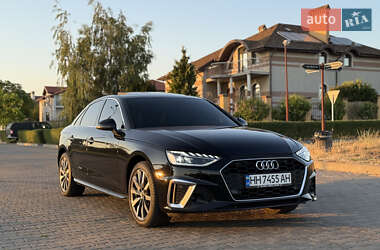 Седан Audi A4 2022 в 