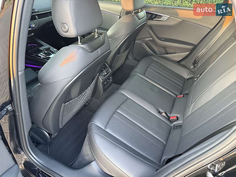 Седан Audi A4 2022 в Одесі