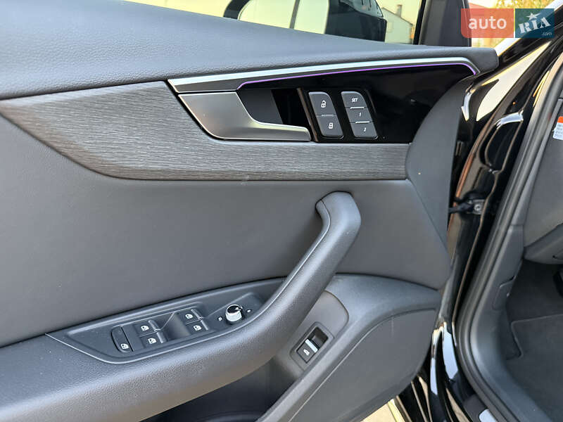 Седан Audi A4 2022 в Одесі