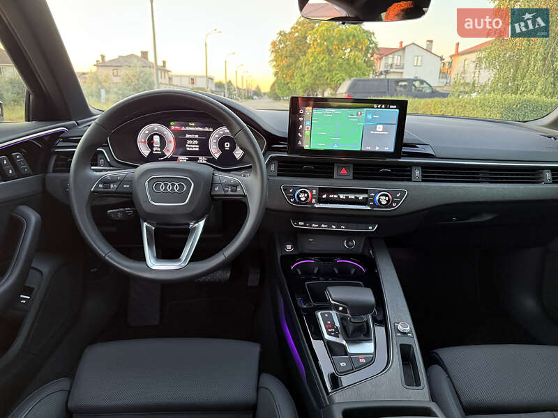 Седан Audi A4 2022 в Одесі