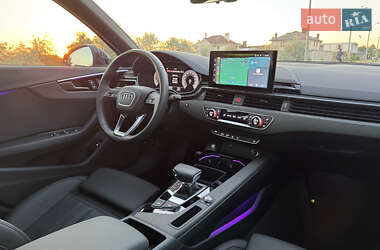 Седан Audi A4 2022 в 