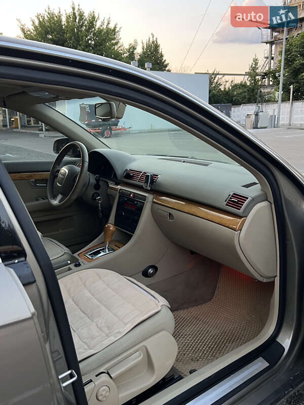 Седан Audi A4 2005 в Киеве