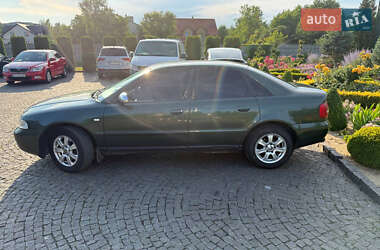 Седан Audi A4 2000 в 