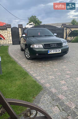 Седан Audi A4 2000 в 