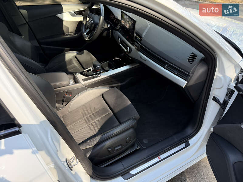 Седан Audi A4 2020 в Києві