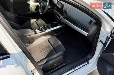 Седан Audi A4 2020 в 