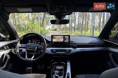 Седан Audi A4 2020 в 