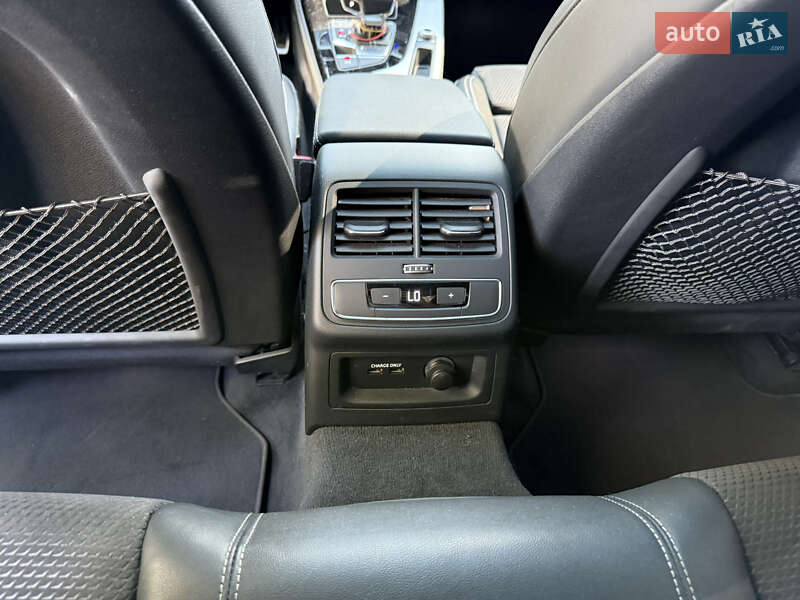 Седан Audi A4 2020 в Києві