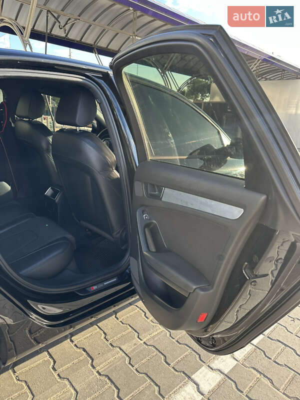 Седан Audi A4 2012 в Одесі
