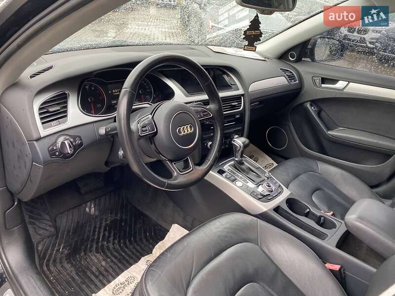 Седан Audi A4 2015 в Львове