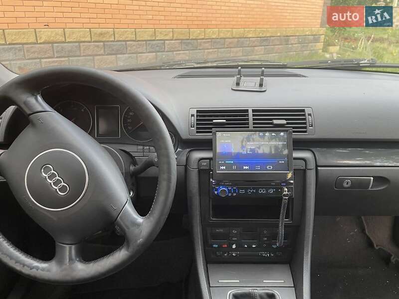 Седан Audi A4 2002 в Вараші