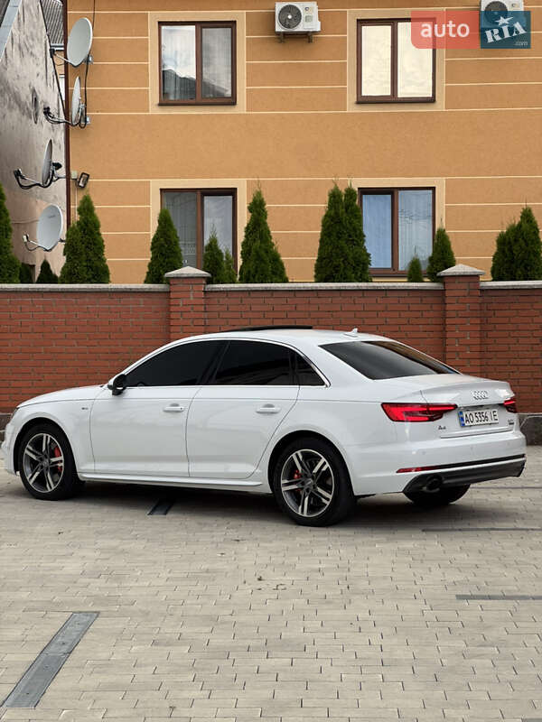 Седан Audi A4 2016 в Мукачево