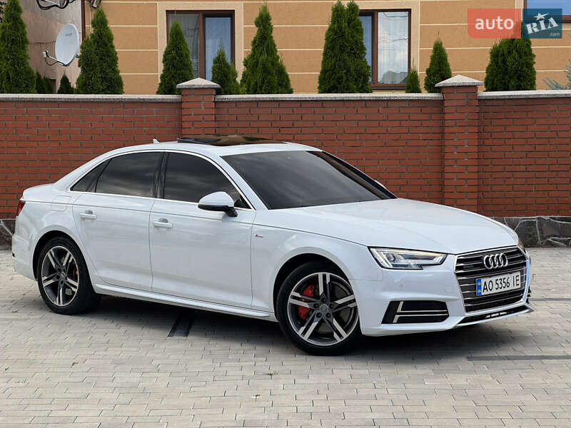 Седан Audi A4 2016 в Мукачево