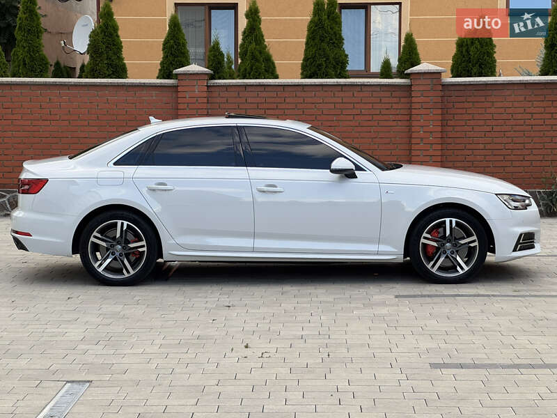 Седан Audi A4 2016 в Мукачево