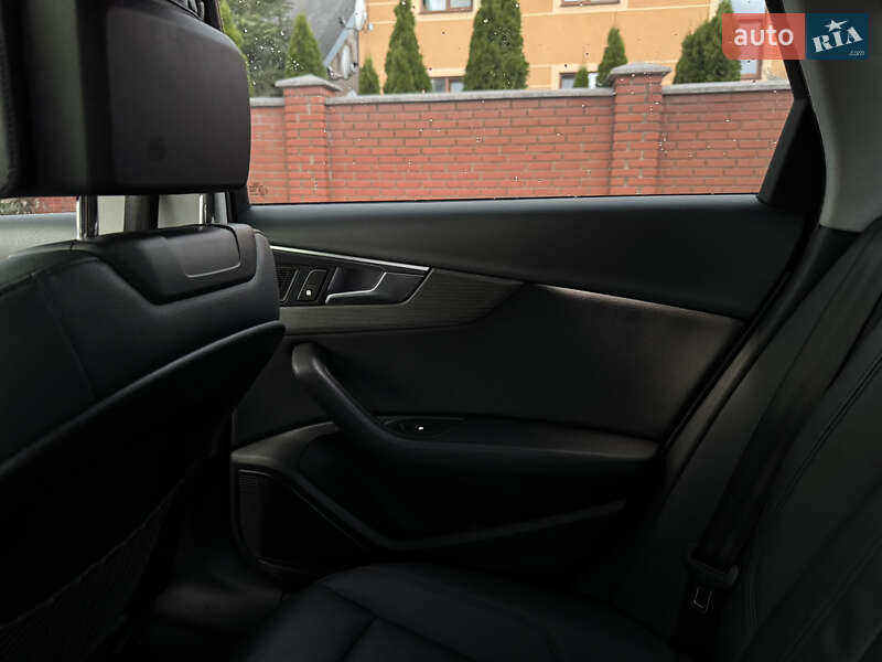 Седан Audi A4 2016 в Мукачево
