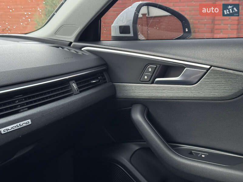 Седан Audi A4 2016 в Мукачево
