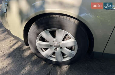 Седан Audi A4 2001 в 