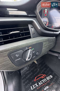 Седан Audi A4 2022 в 