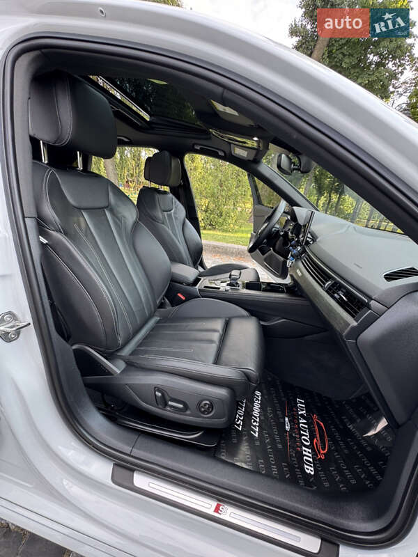Седан Audi A4 2022 в Киеве