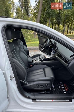 Седан Audi A4 2022 в 