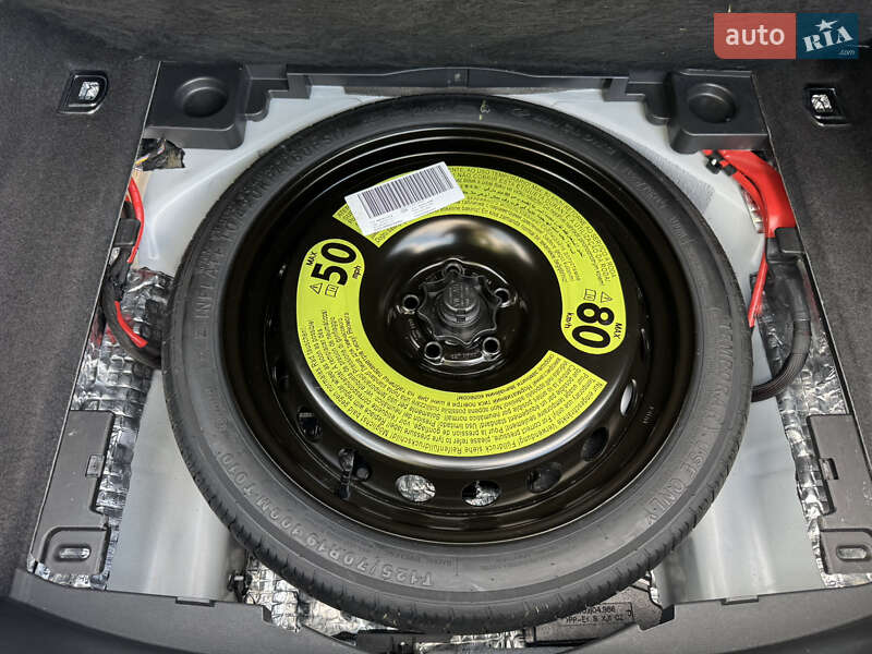 Седан Audi A4 2022 в Киеве