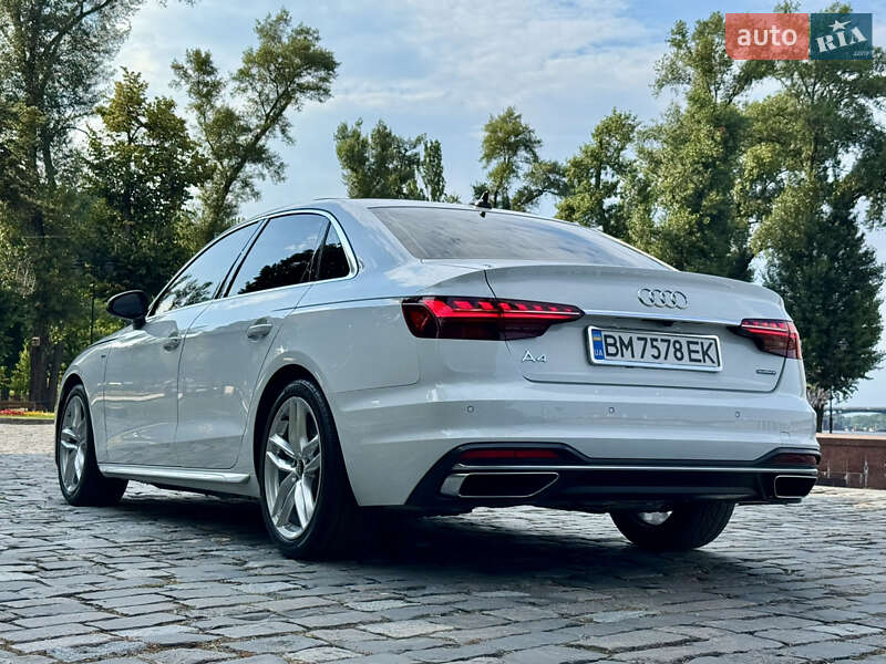 Седан Audi A4 2022 в Киеве