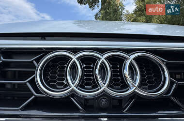 Седан Audi A4 2022 в 