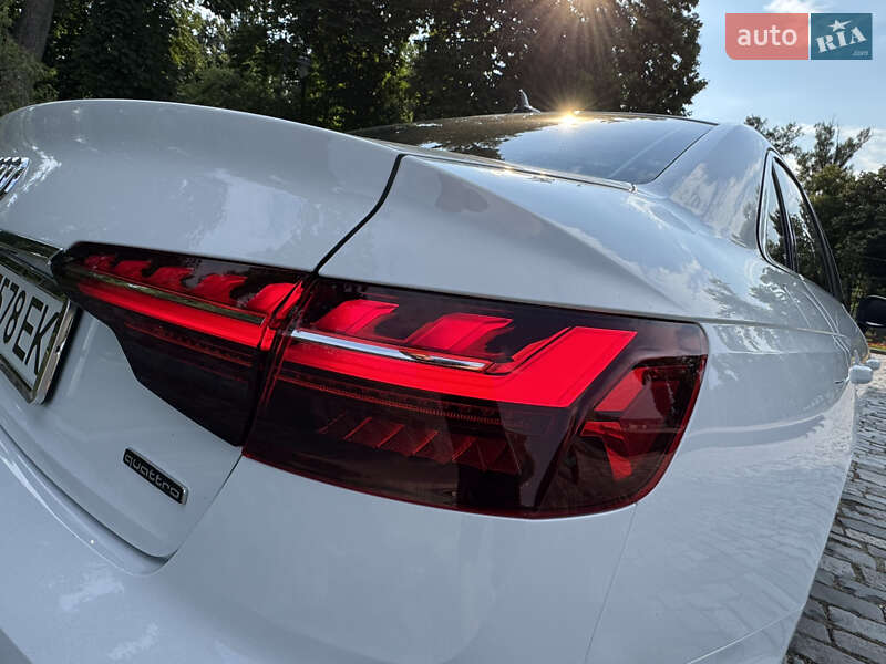 Седан Audi A4 2022 в Киеве