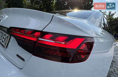 Седан Audi A4 2022 в 