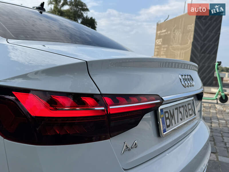 Седан Audi A4 2022 в Киеве
