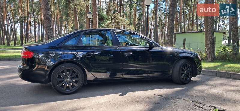 Седан Audi A4 2013 в Чернигове