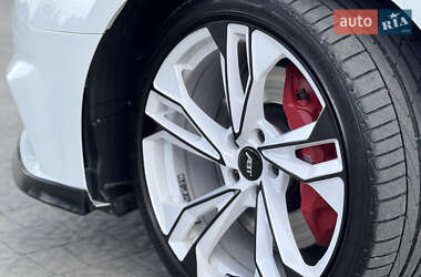 Седан Audi A4 2019 в 