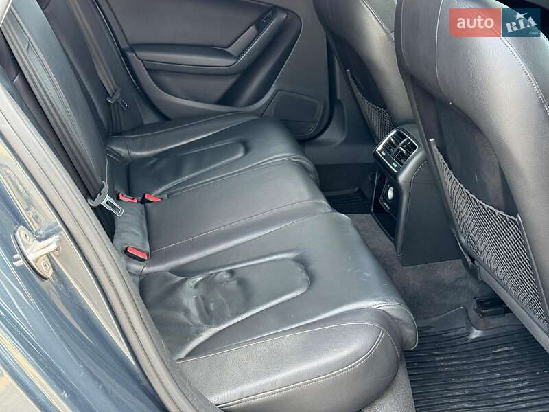 Седан Audi A4 2010 в Виннице