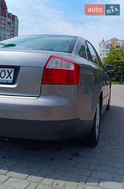 Седан Audi A4 2002 в 