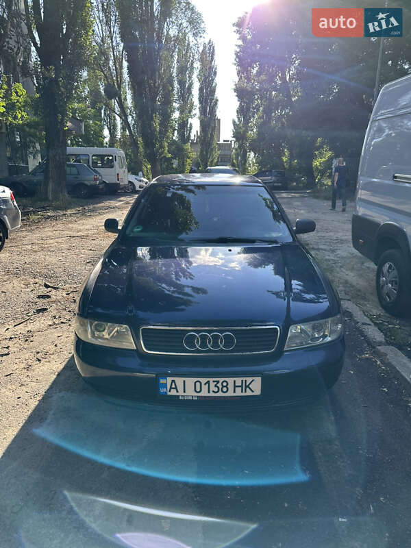 Седан Audi A4 1995 в 