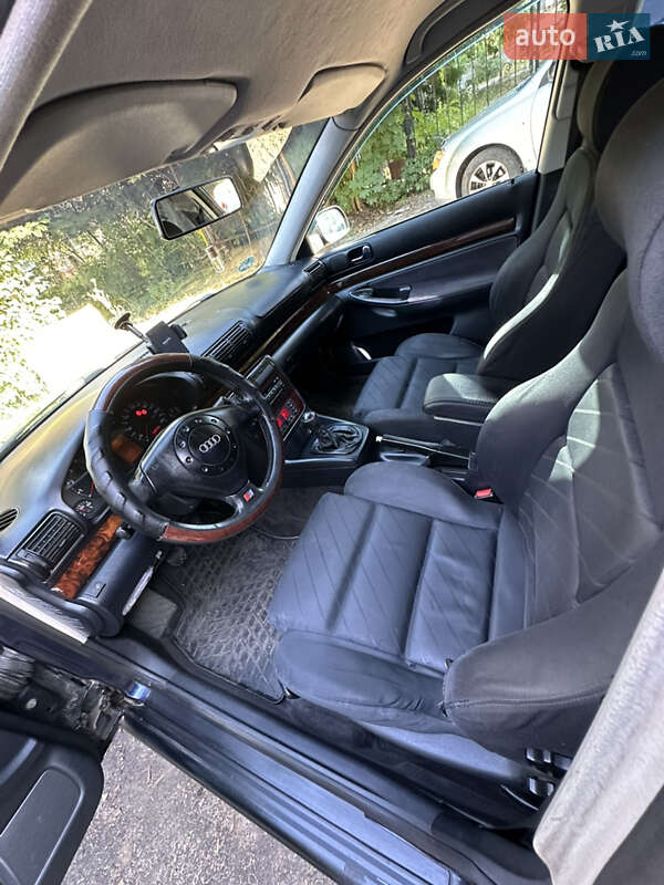 Седан Audi A4 1995 в Києві