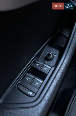 Седан Audi A4 2016 в 