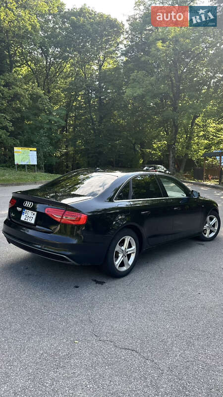 Седан Audi A4 2013 в Трускавці