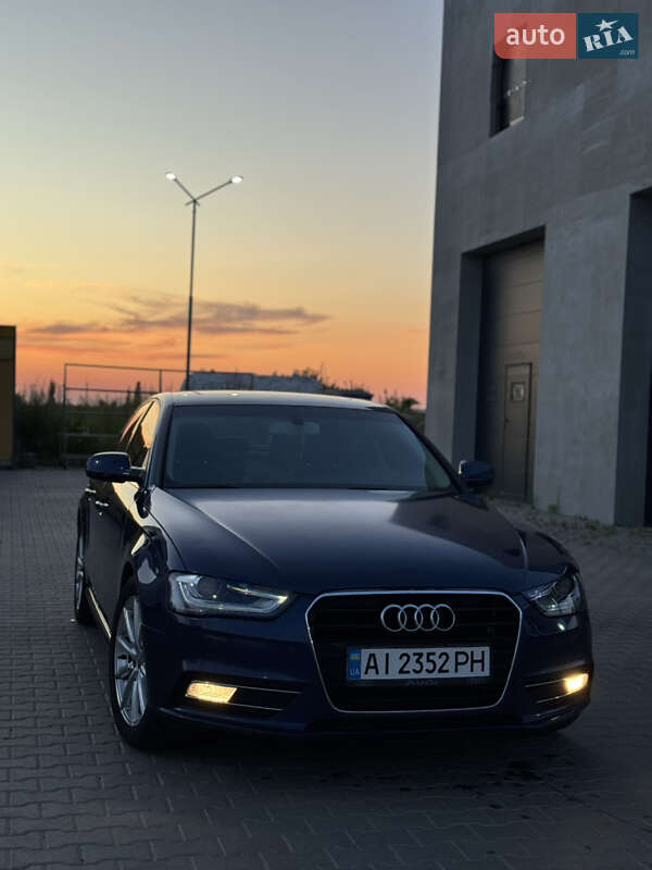 Седан Audi A4 2014 в 