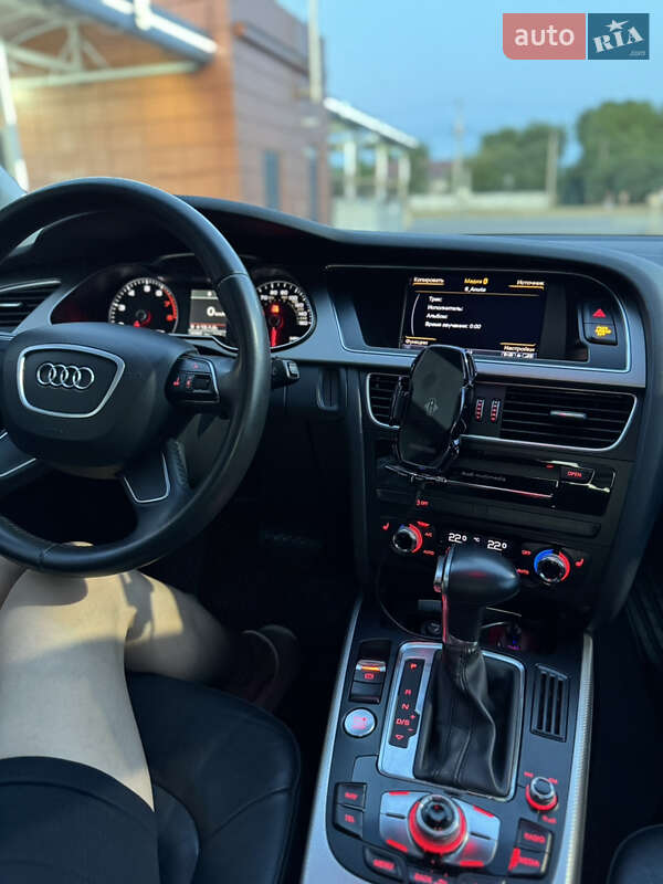 Седан Audi A4 2014 в Киеве