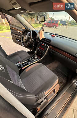 Седан Audi A4 2001 в 